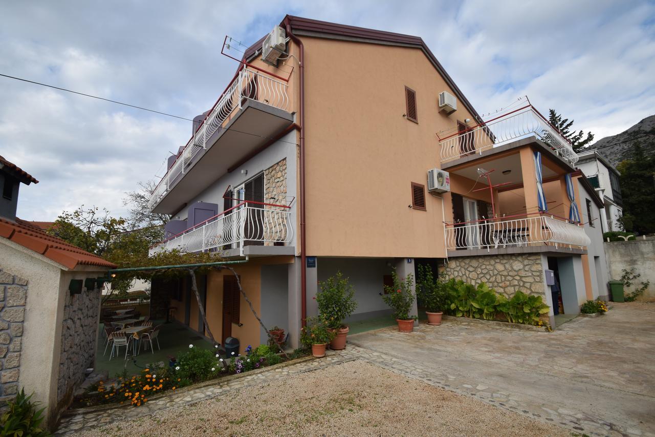 Apartments Mira Starigrad Paklenica Rom bilde