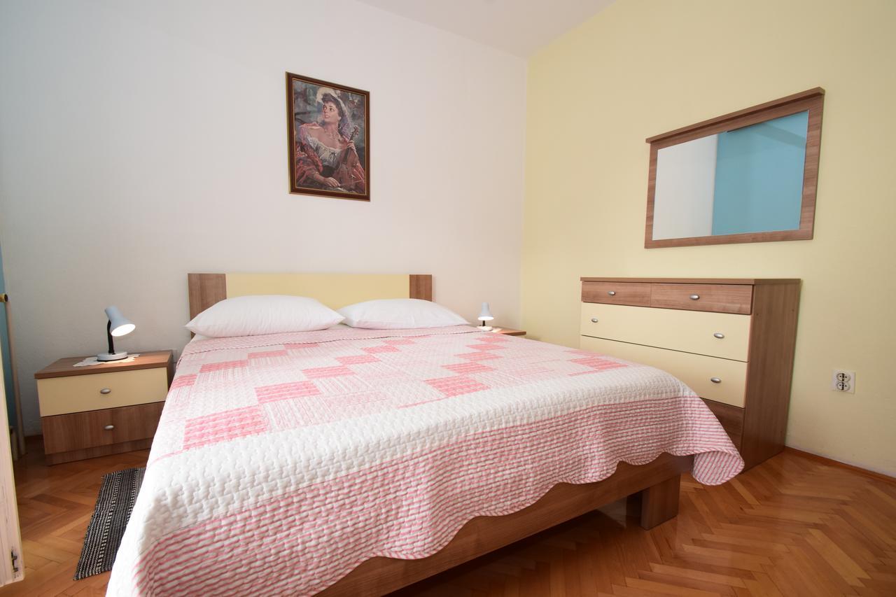 Apartments Mira Starigrad Paklenica Rom bilde