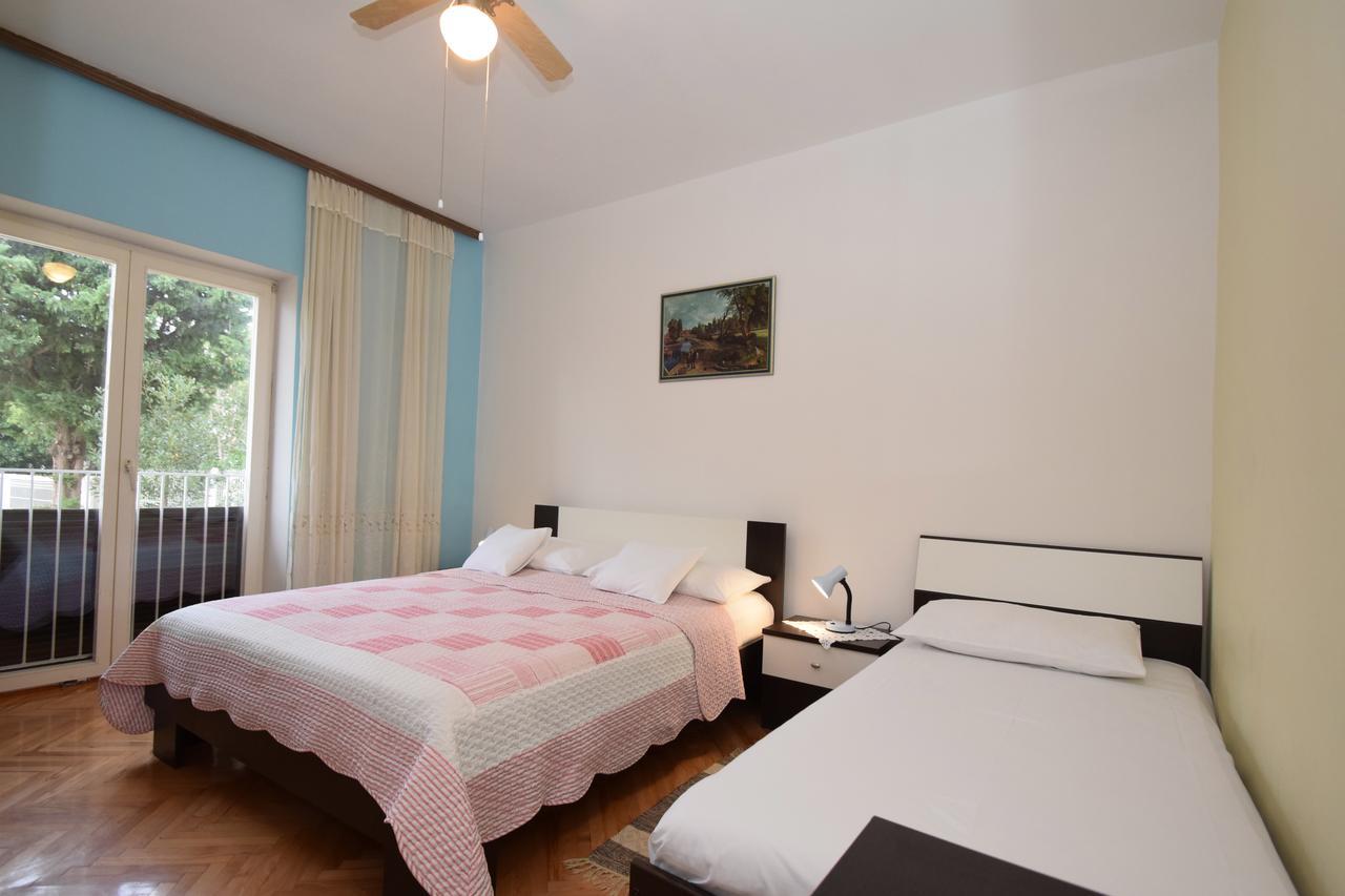 Apartments Mira Starigrad Paklenica Rom bilde