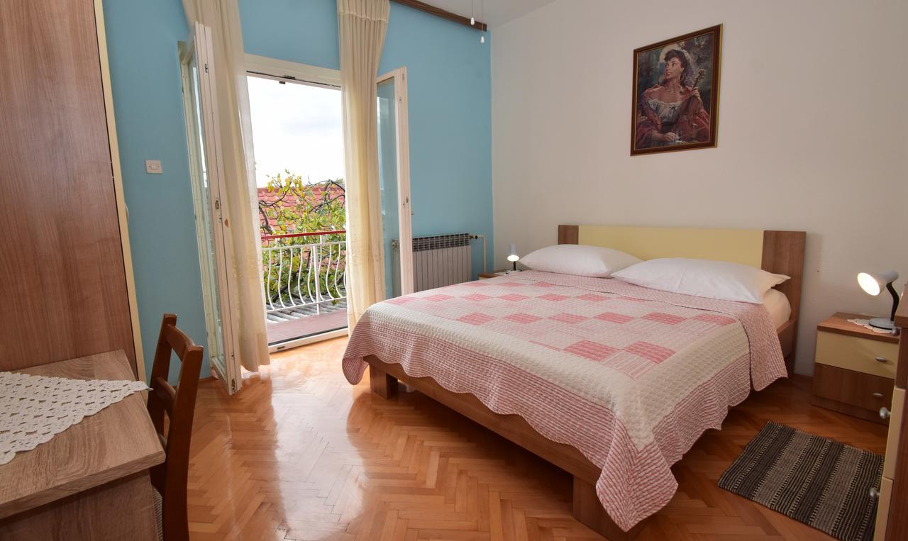 Apartments Mira Starigrad Paklenica Rom bilde