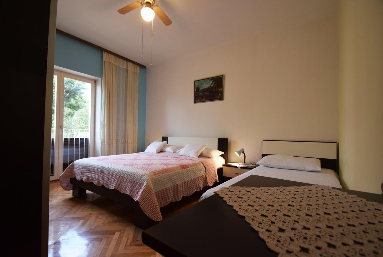 Apartments Mira Starigrad Paklenica Rom bilde
