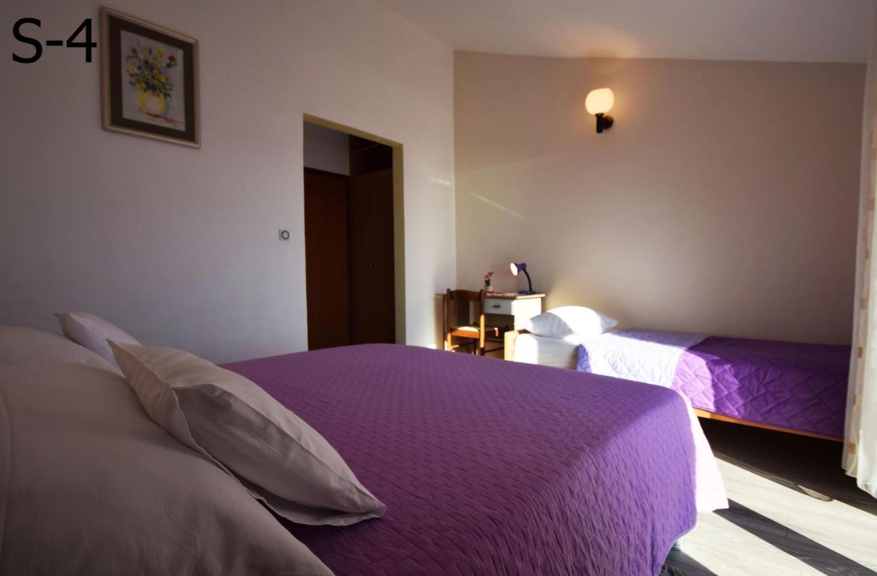 Apartments Mira Starigrad Paklenica Eksteriør bilde
