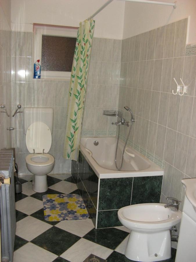 Apartments Mira Starigrad Paklenica Rom bilde